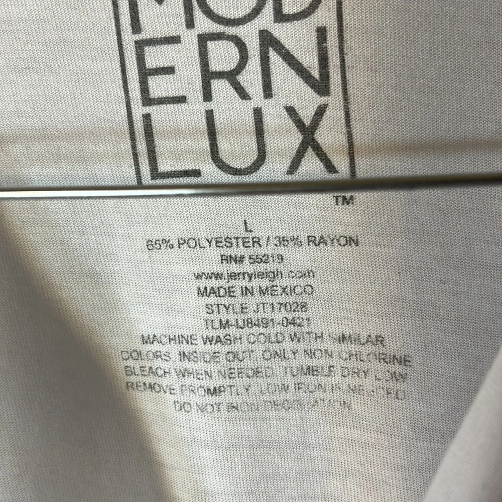 Embrace tee - Picture 3 of 3